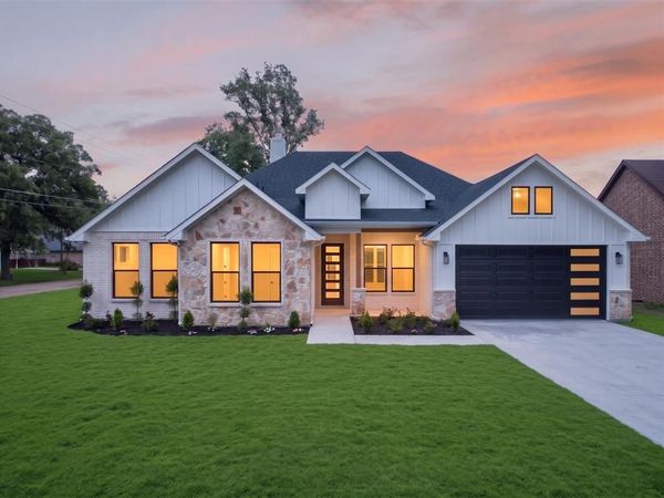 120 Springwood Road, Enchanted Oaks, TX 75156