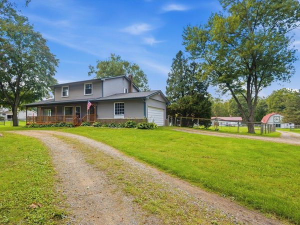 9623 Earhart Road, South Lyon, MI 48178