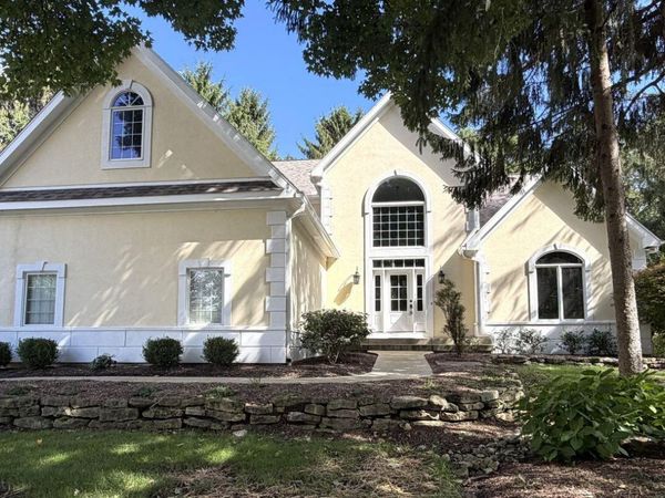 220 Bent Pines Court, Bellefontaine, OH 43311