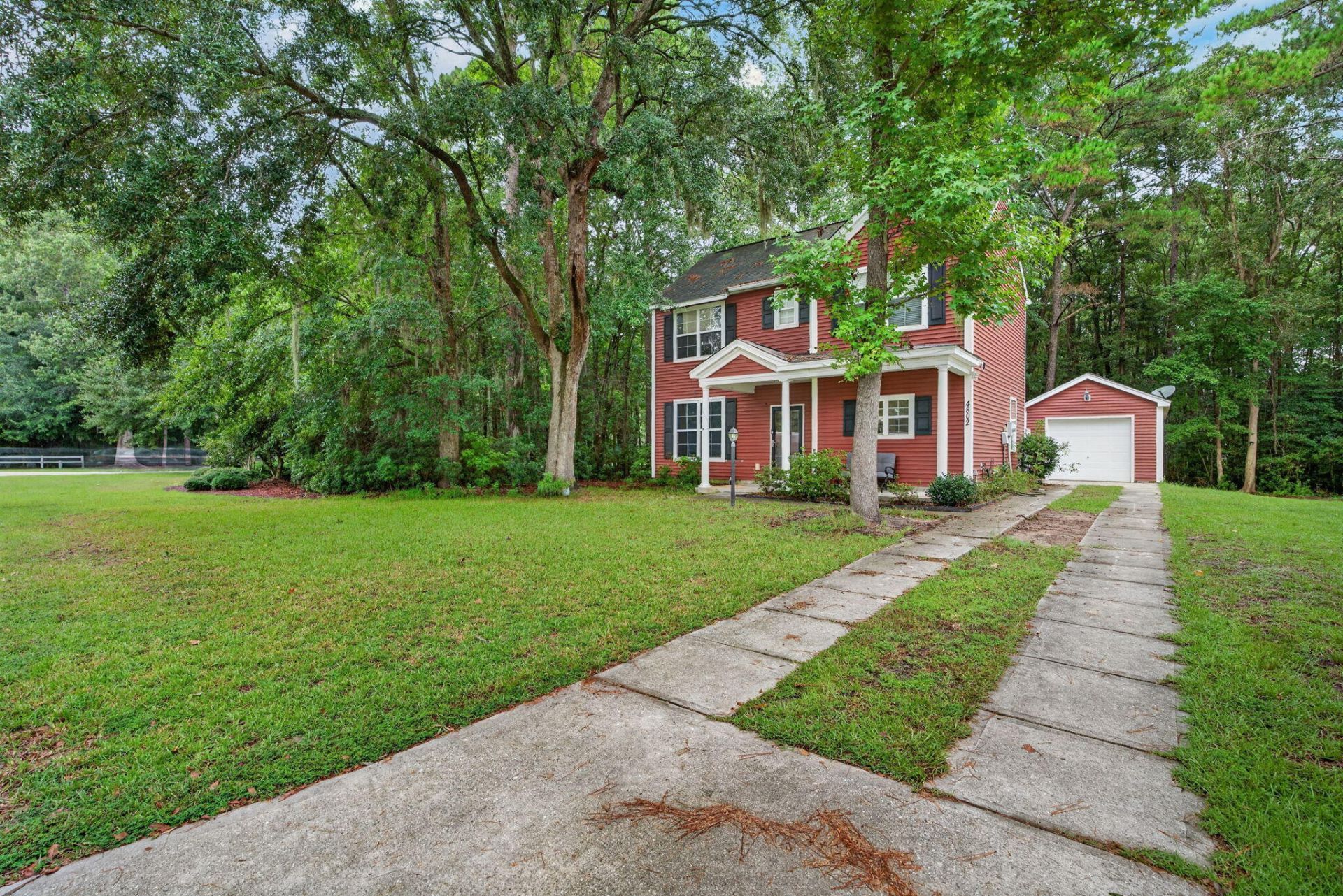 4802 Buttercup Way Photo 4