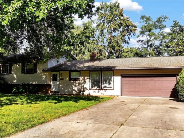 7686 Roselawn Drive, Mentor, OH 44060