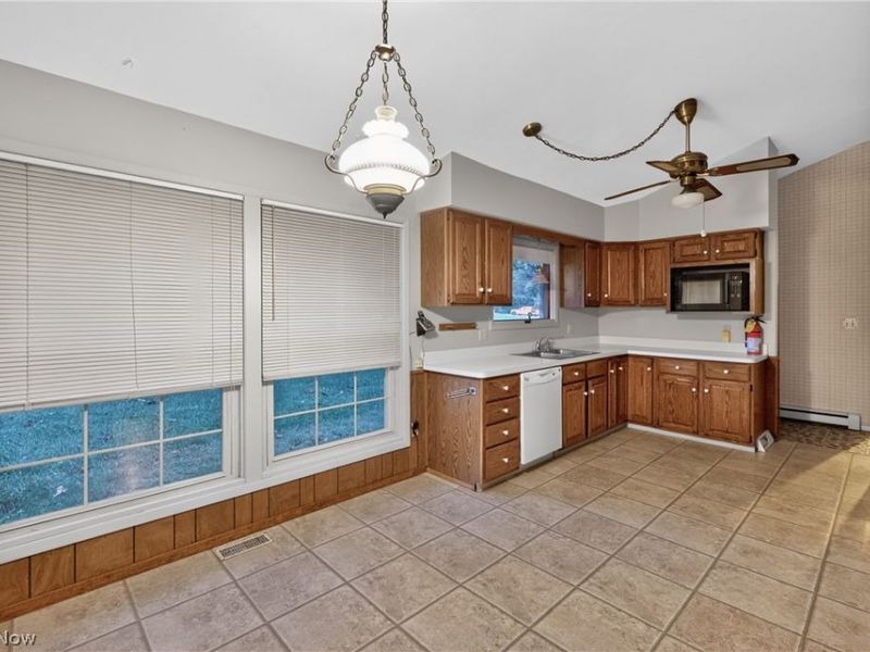 7686 Roselawn Drive, Mentor, OH 44060 Photo 11