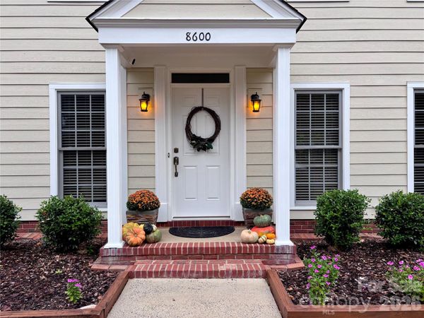 8600 Beeswood Drive , Charlotte, NC 28277