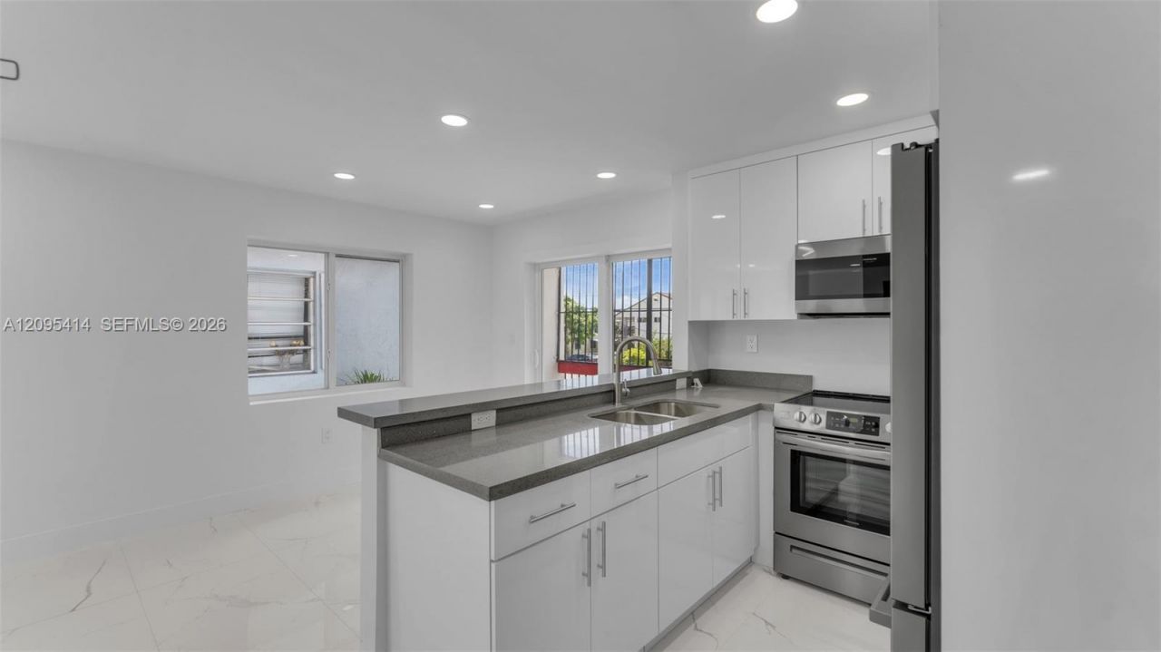 2623 NW 24th St , Unit 7, Miami, FL 33142 Photo