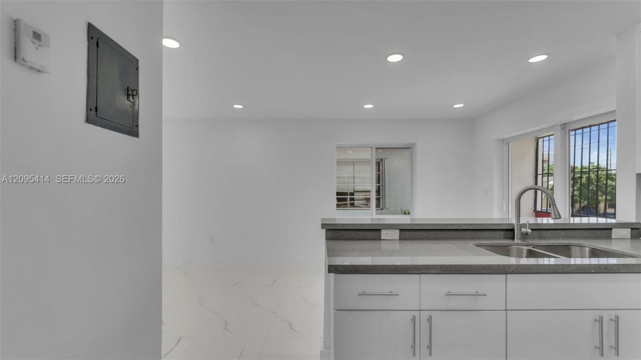 2623 NW 24th St , Unit 7, Miami, FL 33142 Photo