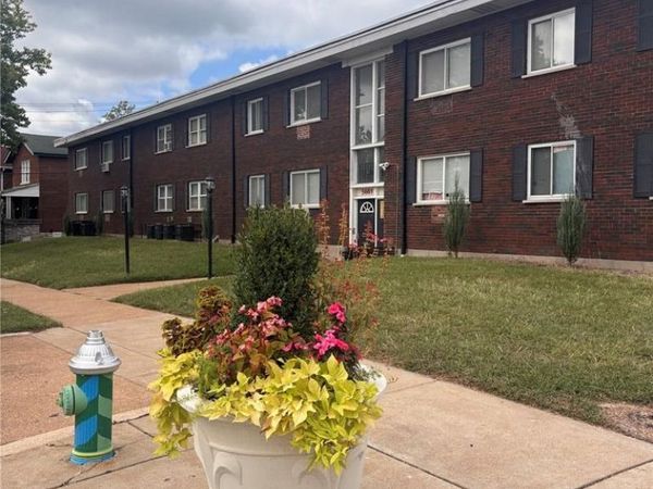 5601 Dewey Avenue , St Louis, MO 63116