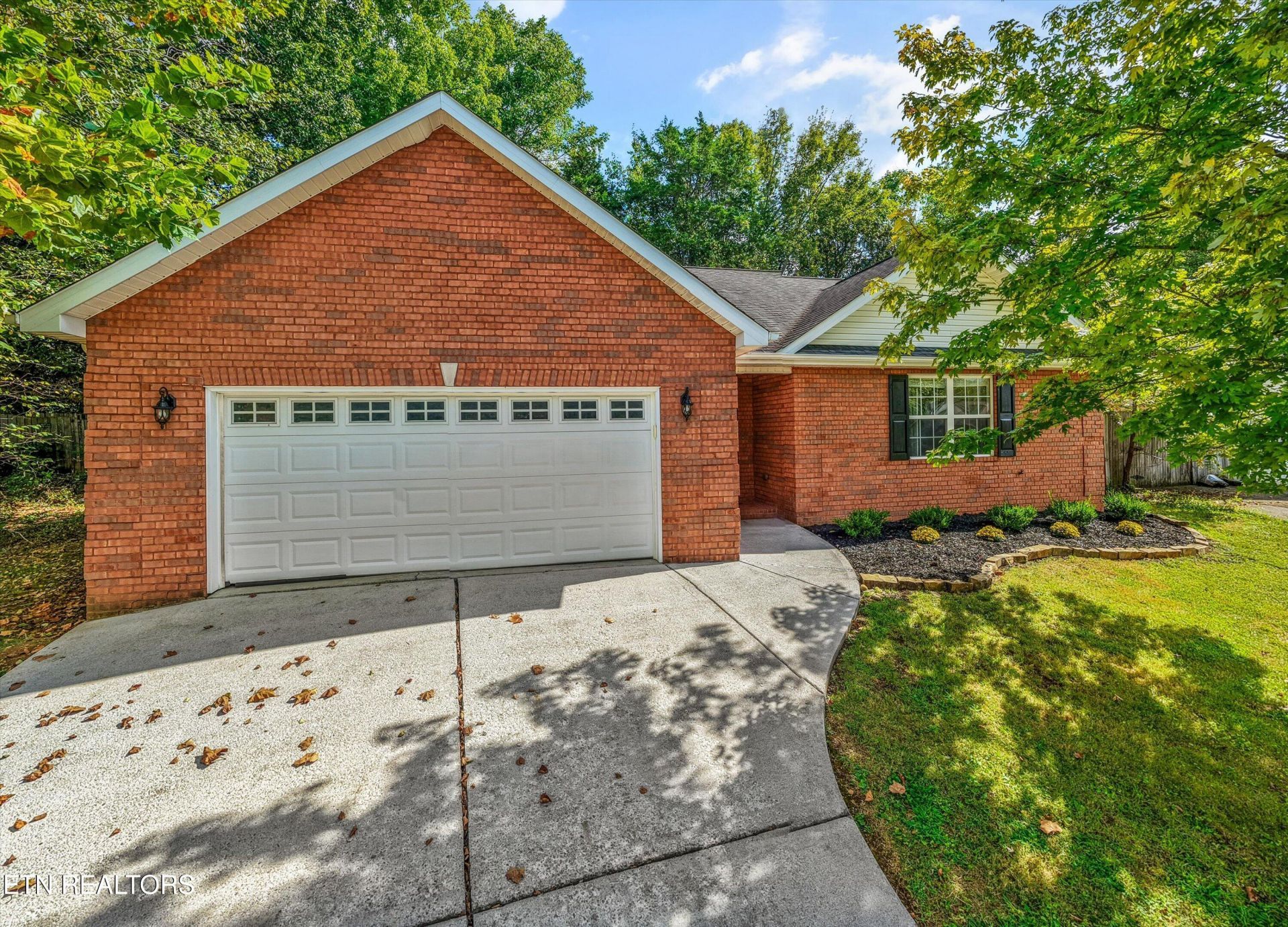 2306 Sunnywood Lane, Knoxville, TN 37912 Main Photo
