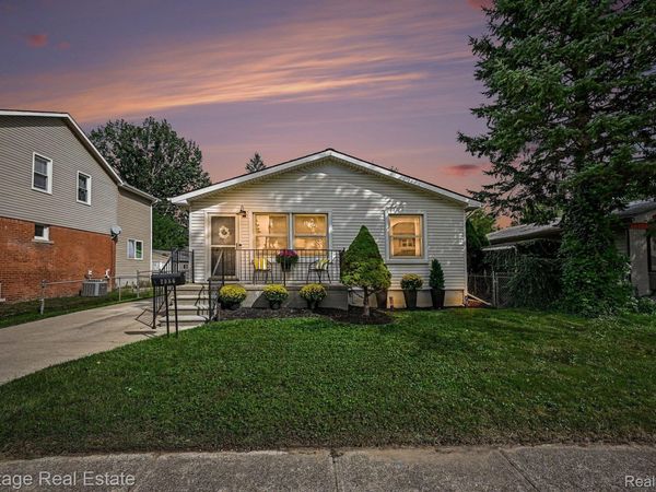 2986 Cumberland Road, Berkley, Mi 48072