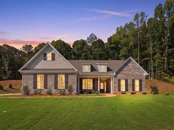 2013 Seclusion Trail , Monroe, GA 30656
