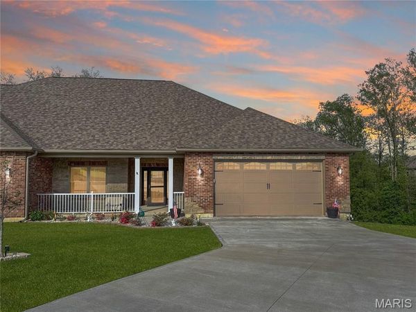 821 Destiny Drive , Villa Ridge, MO 63089