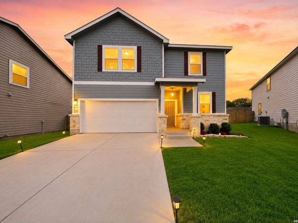 5306 LISA PT, St Hedwig, TX 78152