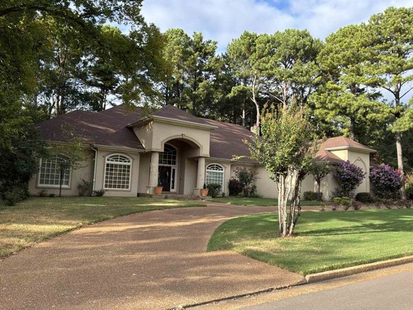 8962 S DOE TRAIL CV, Memphis, TN 38018