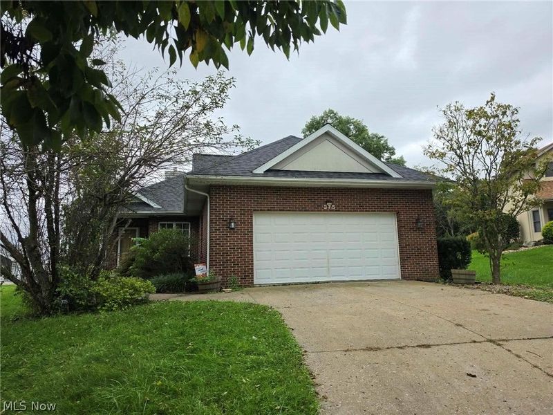 375 Walters Way, Zanesville, OH 43701 Photo 2