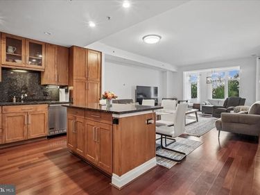 8220 CRESTWOOD HEIGHTS DRIVE, Unit 301, MCLEAN, VA 22102