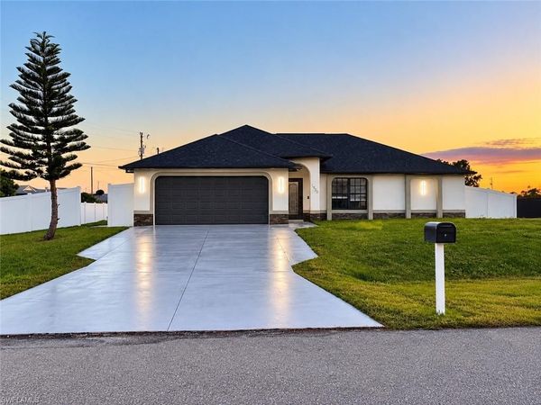 1930 NE 13th CT , CAPE CORAL, FL 33909