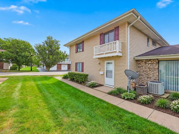 18 Eastham Court , Unit 18, Schaumburg, IL 60193
