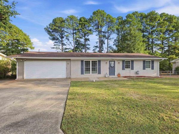 1509 View Street , Morrilton, AR 72110