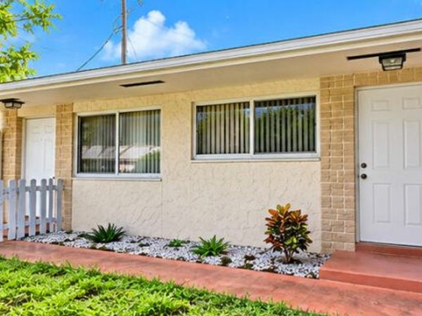 812 NE 2ND Street, Unit 2, Hallandale Beach, FL 33009