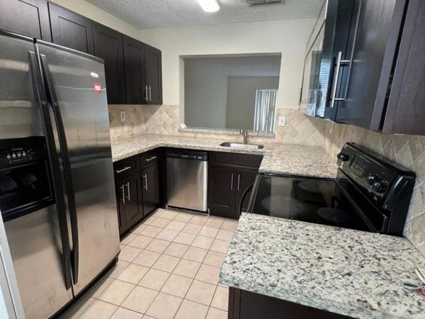 9458 PALM Circle S, Unit 9458, Pembroke Pines, FL 33025