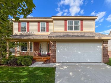 31076 Silverdale Drive, Novi, Mi 48377