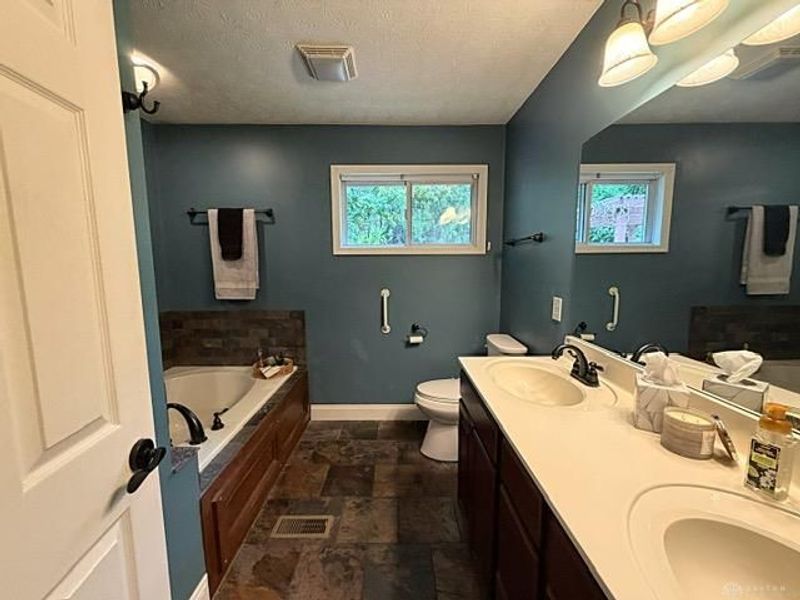 1232 Holly Drive, Springfield, OH 45504 Photo 16