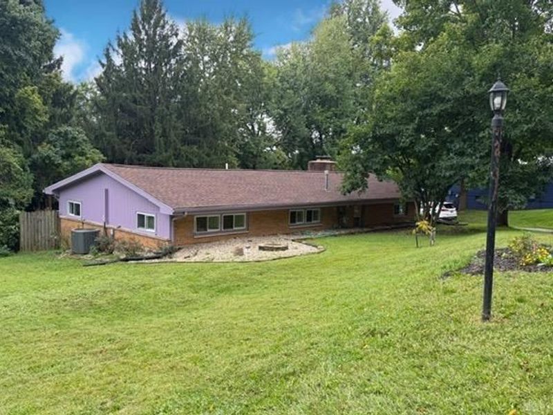 1232 Holly Drive, Springfield, OH 45504 Photo 2