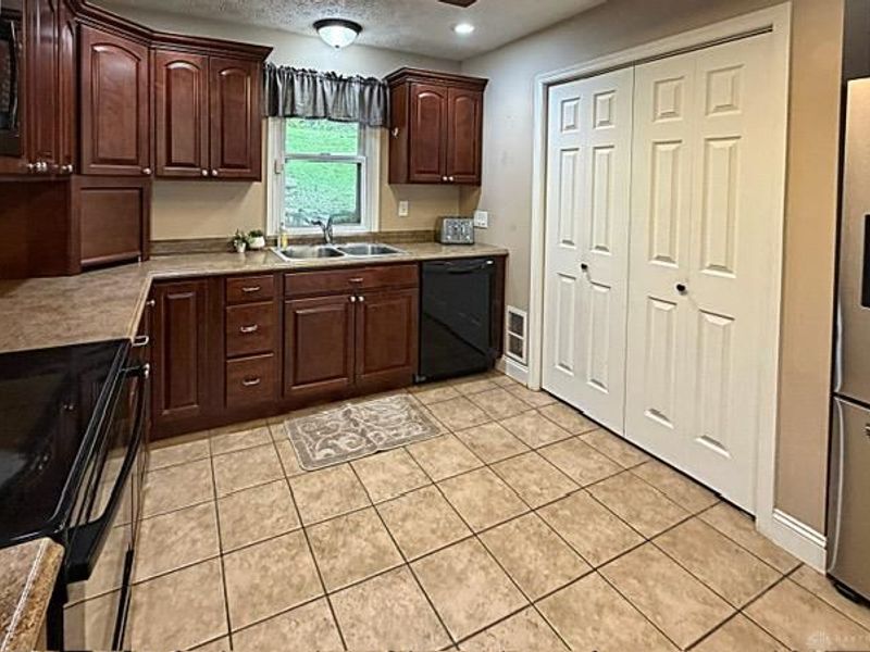 1232 Holly Drive, Springfield, OH 45504 Photo 55