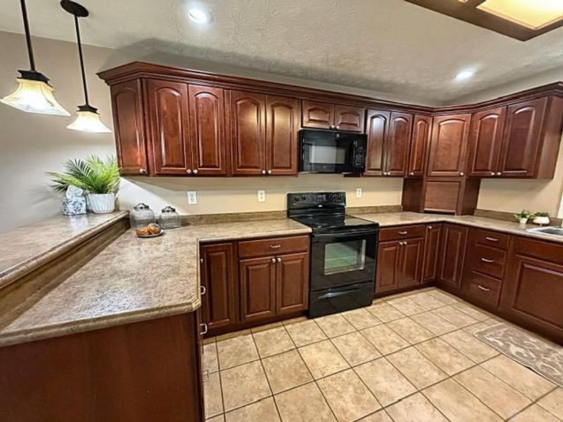 1232 Holly Drive, Springfield, OH 45504 Photo 9