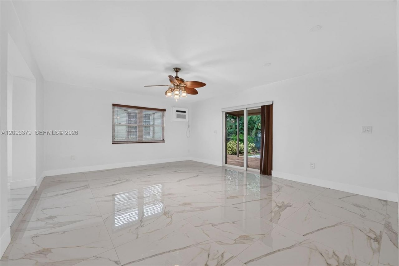 3147 SW 24th St , Unit 3149, Miami, FL 33133 Photo