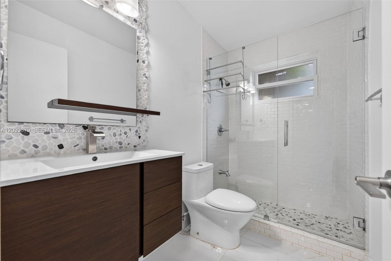 3147 SW 24th St , Unit 3149, Miami, FL 33133 Photo