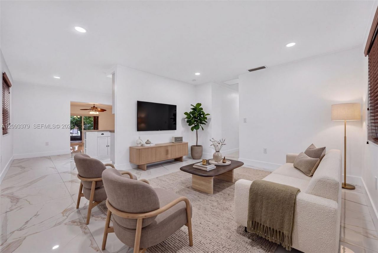 3147 SW 24th St , Unit 3149, Miami, FL 33133 Photo