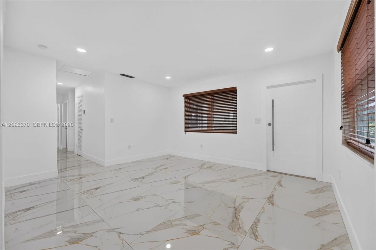 3147 SW 24th St , Unit 3149, Miami, FL 33133 Photo