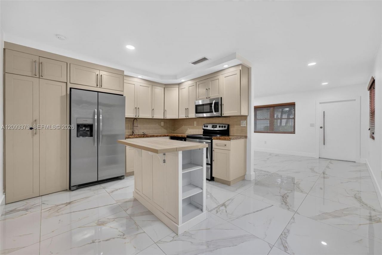 3147 SW 24th St , Unit 3149, Miami, FL 33133 Photo