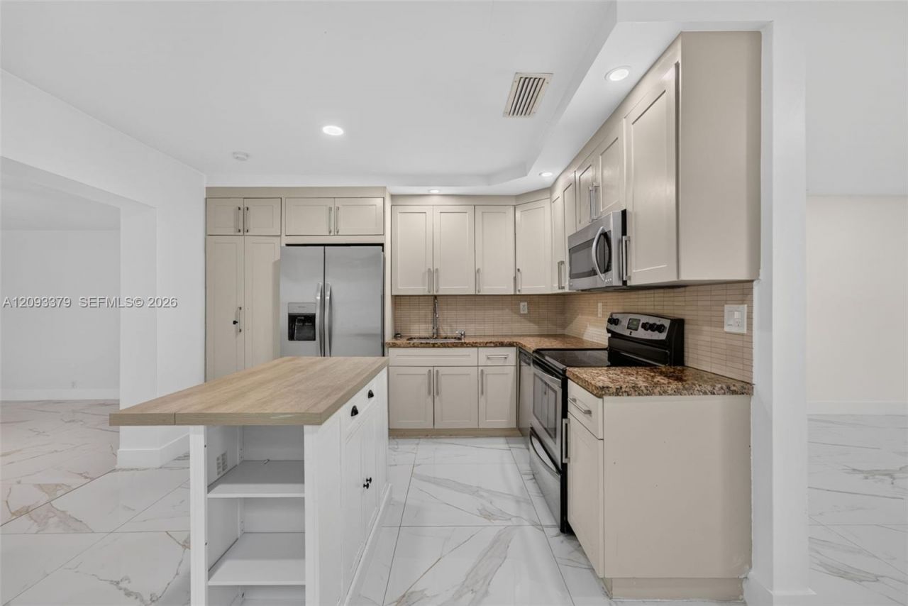 3147 SW 24th St , Unit 3149, Miami, FL 33133 Photo