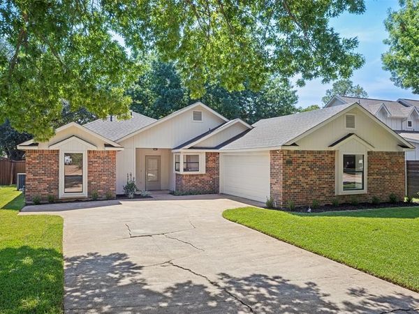 2237 Oak Bluff Drive , Flower Mound, TX 75028