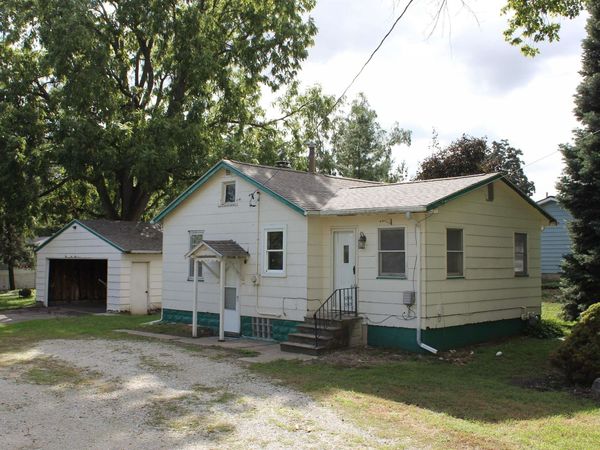 5318 Lafayette Road, Elk Run Heights, IA 50707