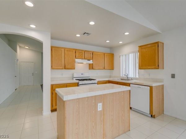 1920 Sondrio Drive , Las Vegas, NV 89134