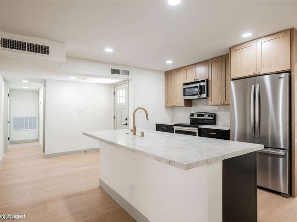 412 Gilday Avenue , North Las Vegas, NV 89030