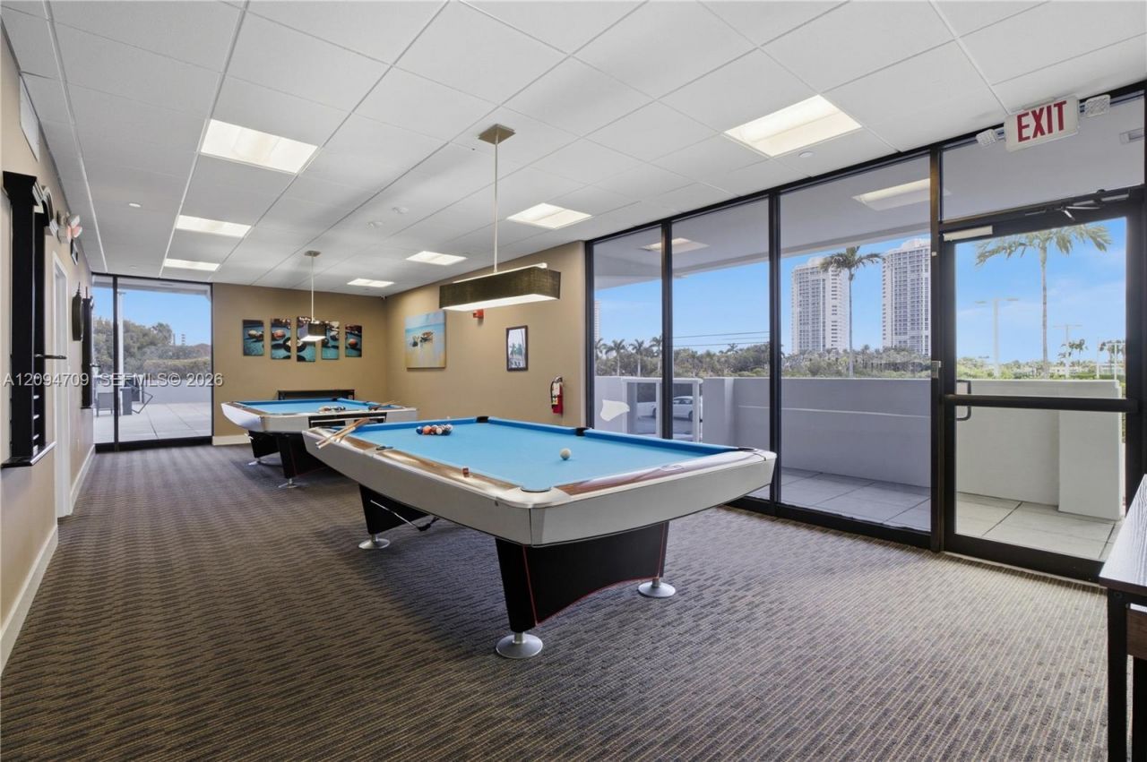 3675 N Country Club Dr , Unit 204, Aventura, FL 33180 Photo