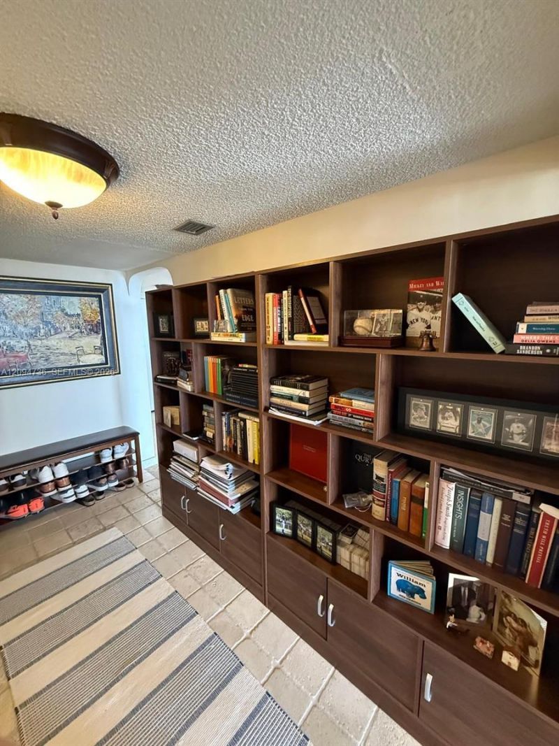 2625 Collins Ave, Unit 605, Miami Beach, FL 33140 Photo