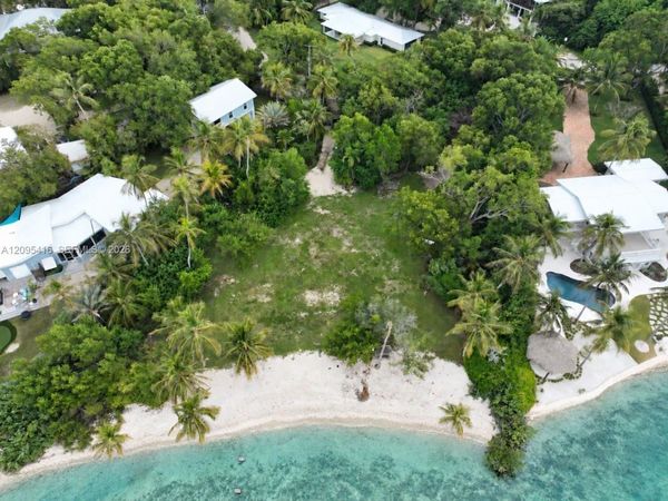 54 Sunset Rd, Key Largo, FL 33037