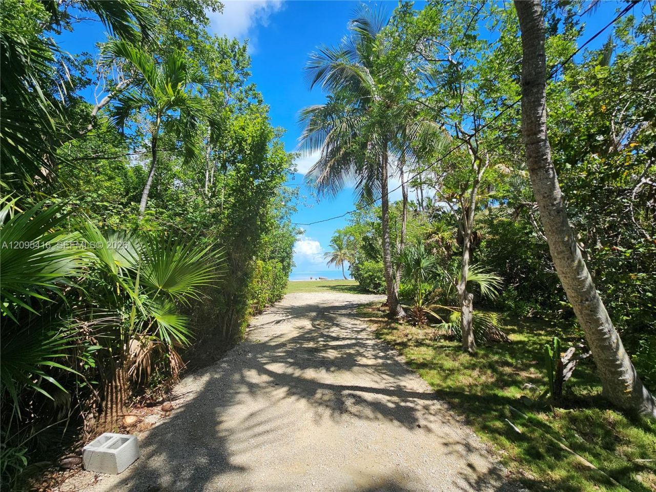 54 Sunset Rd , Key Largo, FL 33037 Photo