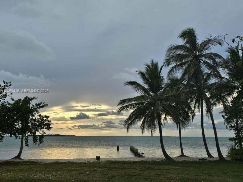 54 Sunset Rd , Key Largo, FL 33037 Photo