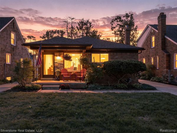 2142 Hawthorne Road , Grosse Pointe Woods, Mi 48236