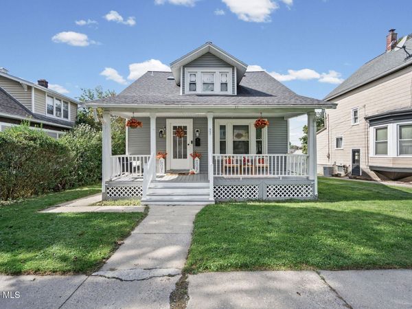 869 7th Avenue, Troy, NY 12182