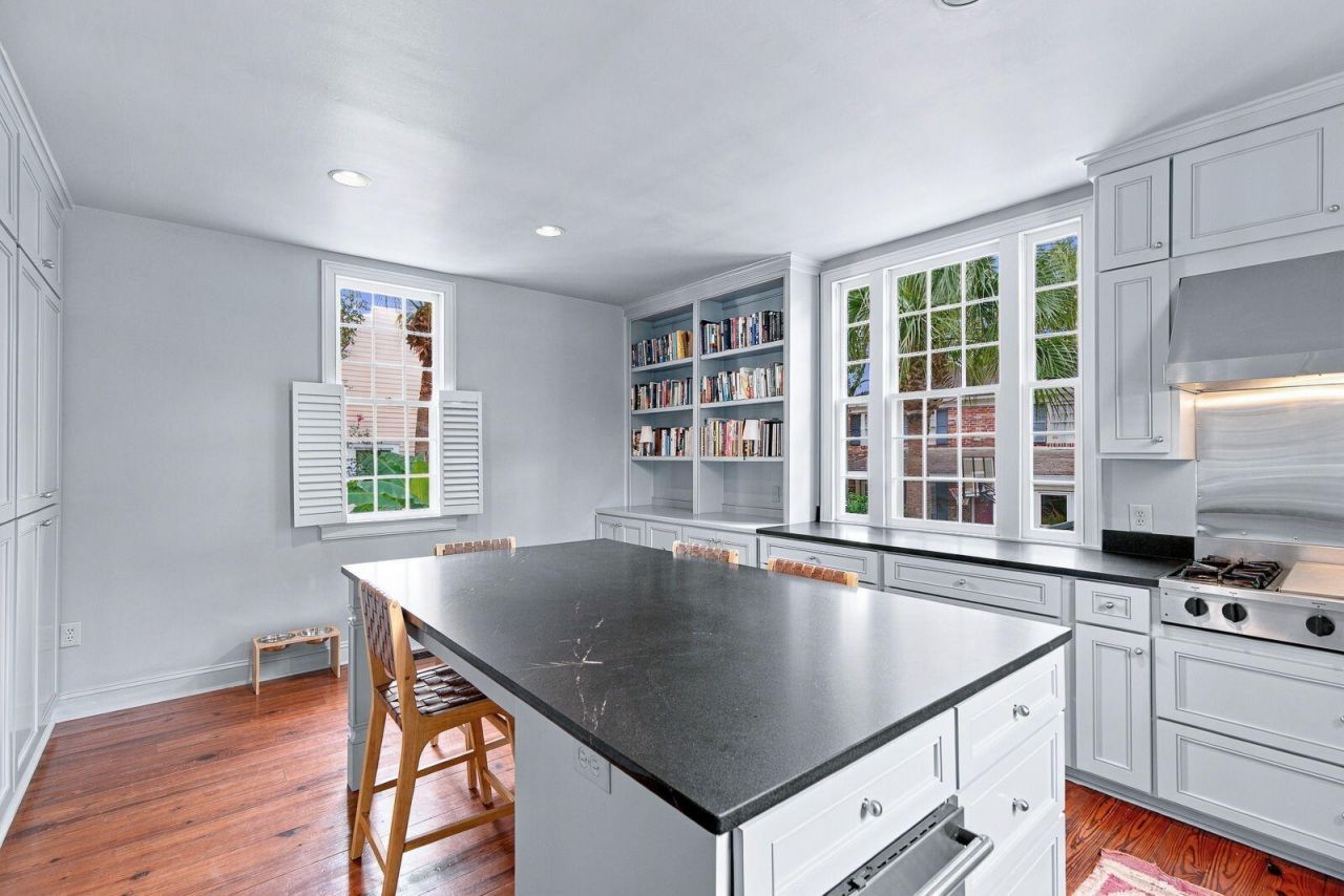 128 Bull Street Photo 19