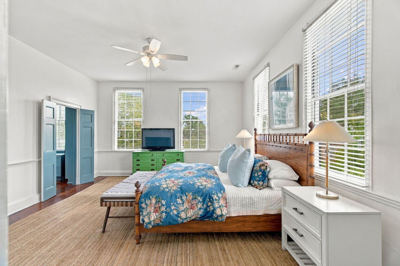 128 Bull Street Photo 33