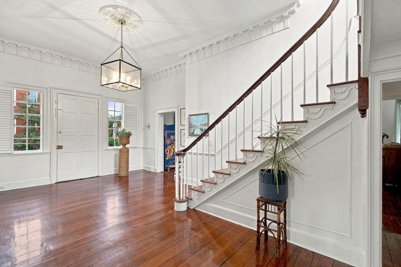 128 Bull Street Photo 7