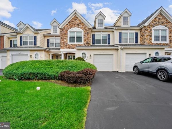 304 HOLLY HILL COURT, WARWICK, PA 18974