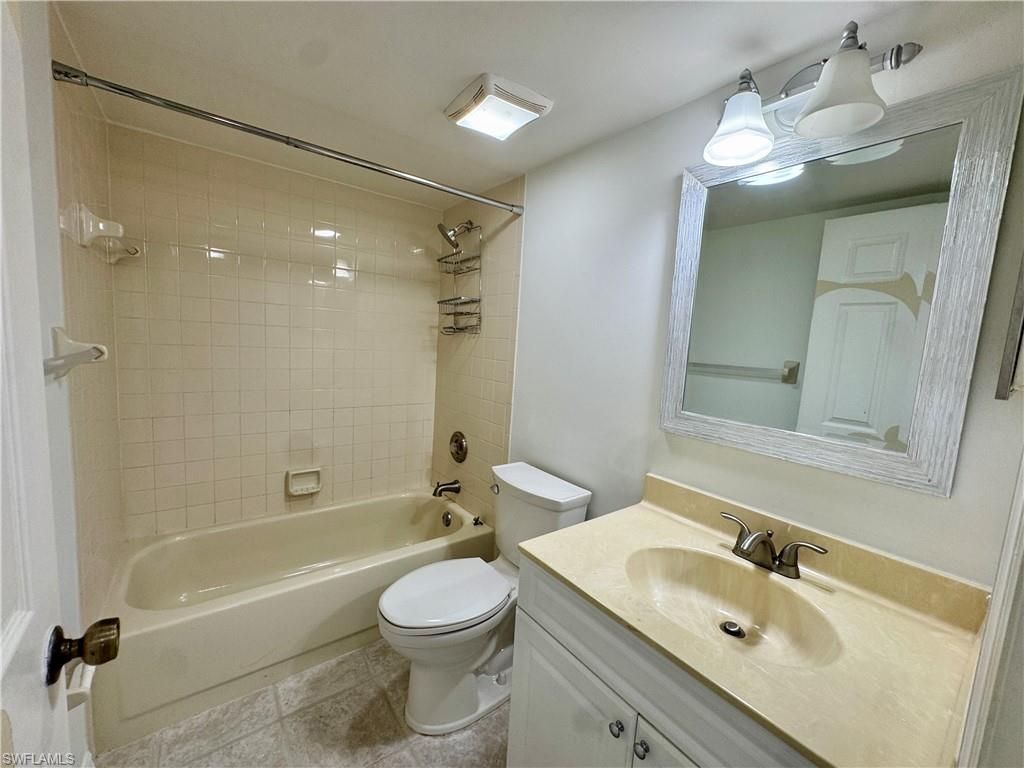 661 Squire Cir , Unit 101, Naples, FL 34104 Photo